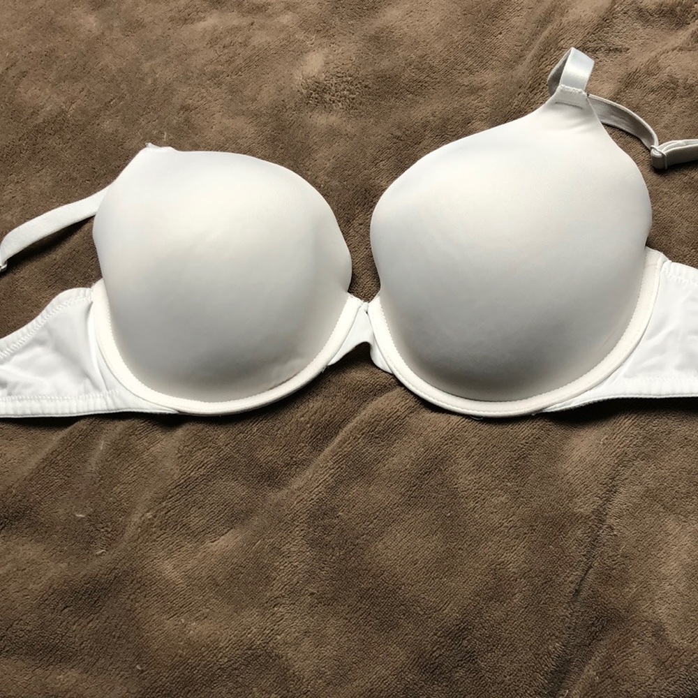 NWOT 32DDD VS/Pink Wear Everywhere T-Shirt Bra